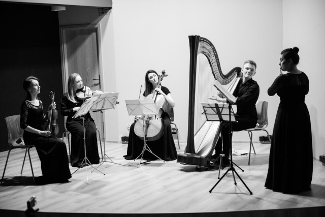Koncert kameralny "Muzyczna podróż przy dźwiękach harfy..." w wykonaniu muzyków z krakowskiej Akademii Muzycznej (fot.: Mikołaj Perełkiewicz)